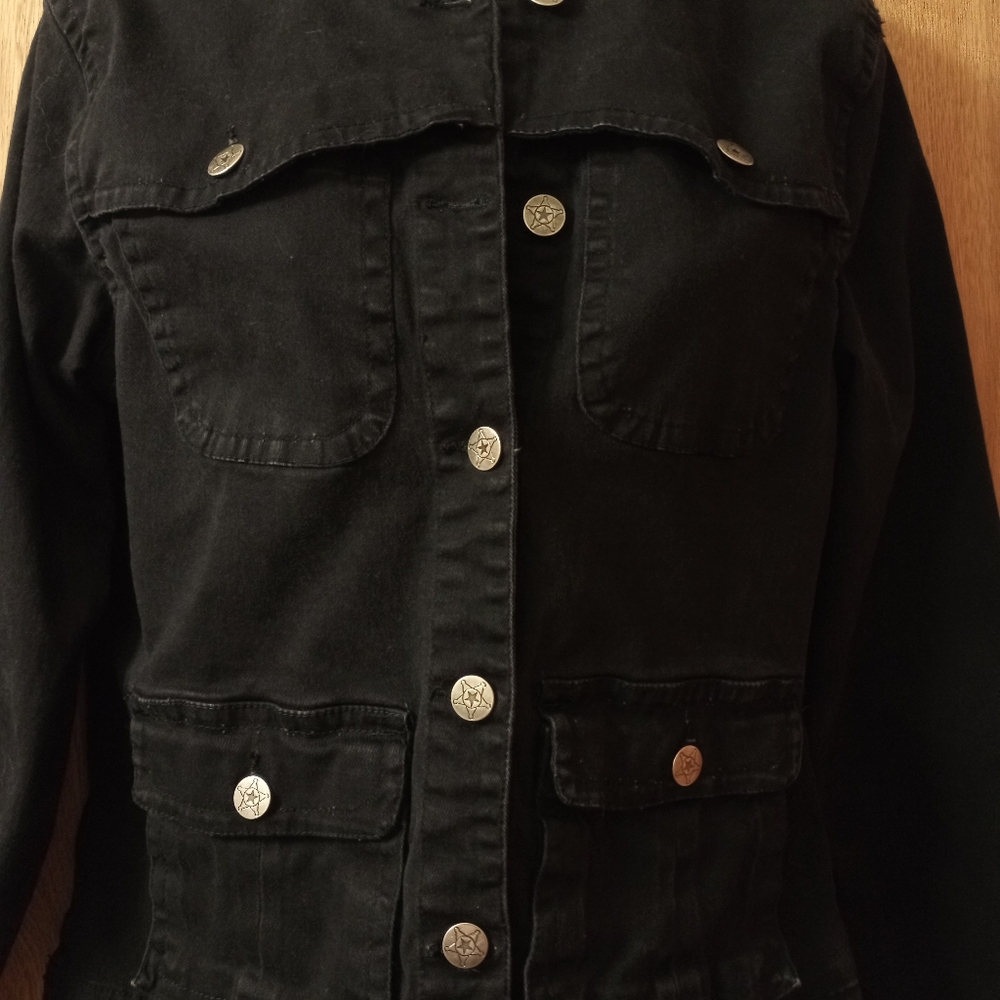 STUDIO WEST - Picture 2 of 3